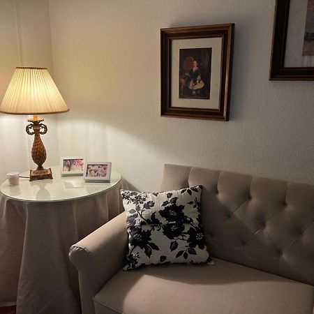 Apartamento Turistico R. Gonzalez Abreu Sewilla Zewnętrze zdjęcie