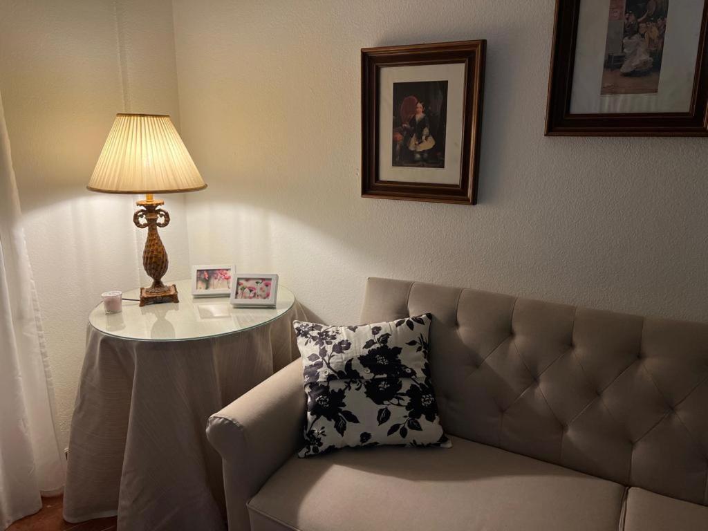 Apartamento Turistico R. Gonzalez Abreu Sewilla Zewnętrze zdjęcie
